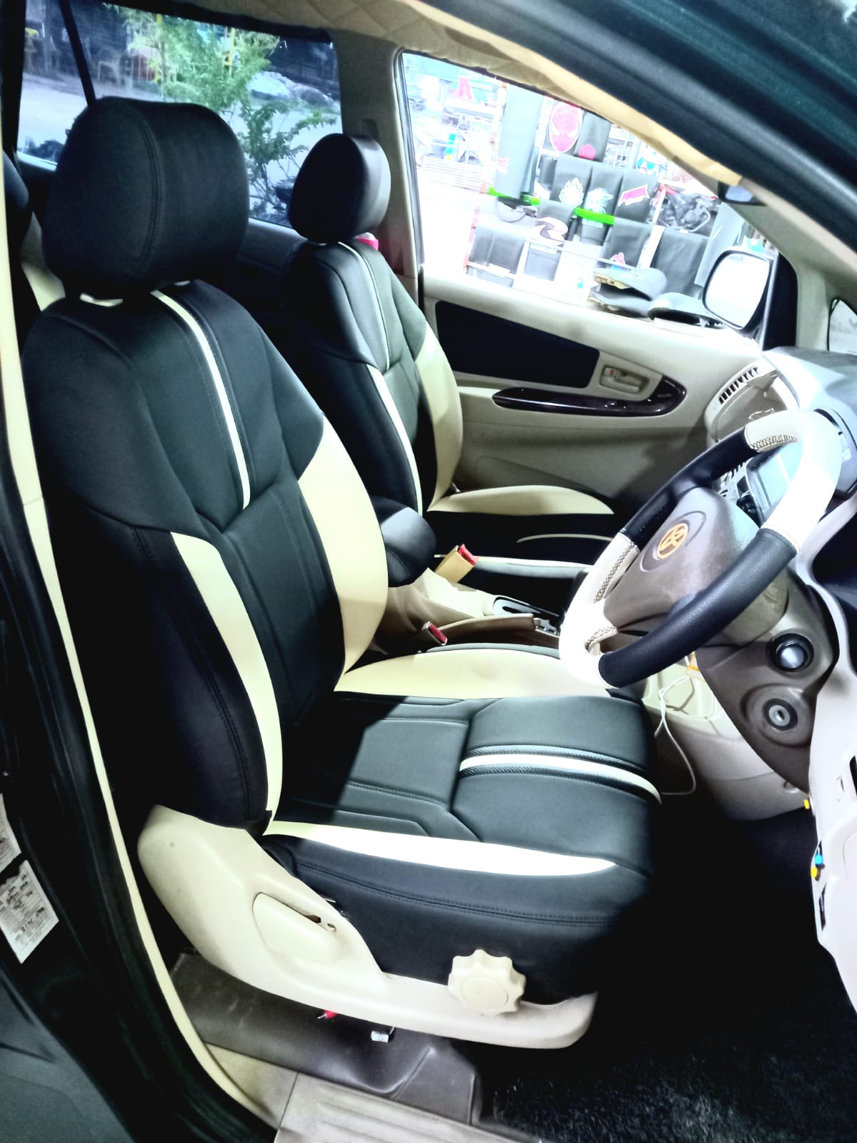 Armada Bus Trans Semarang